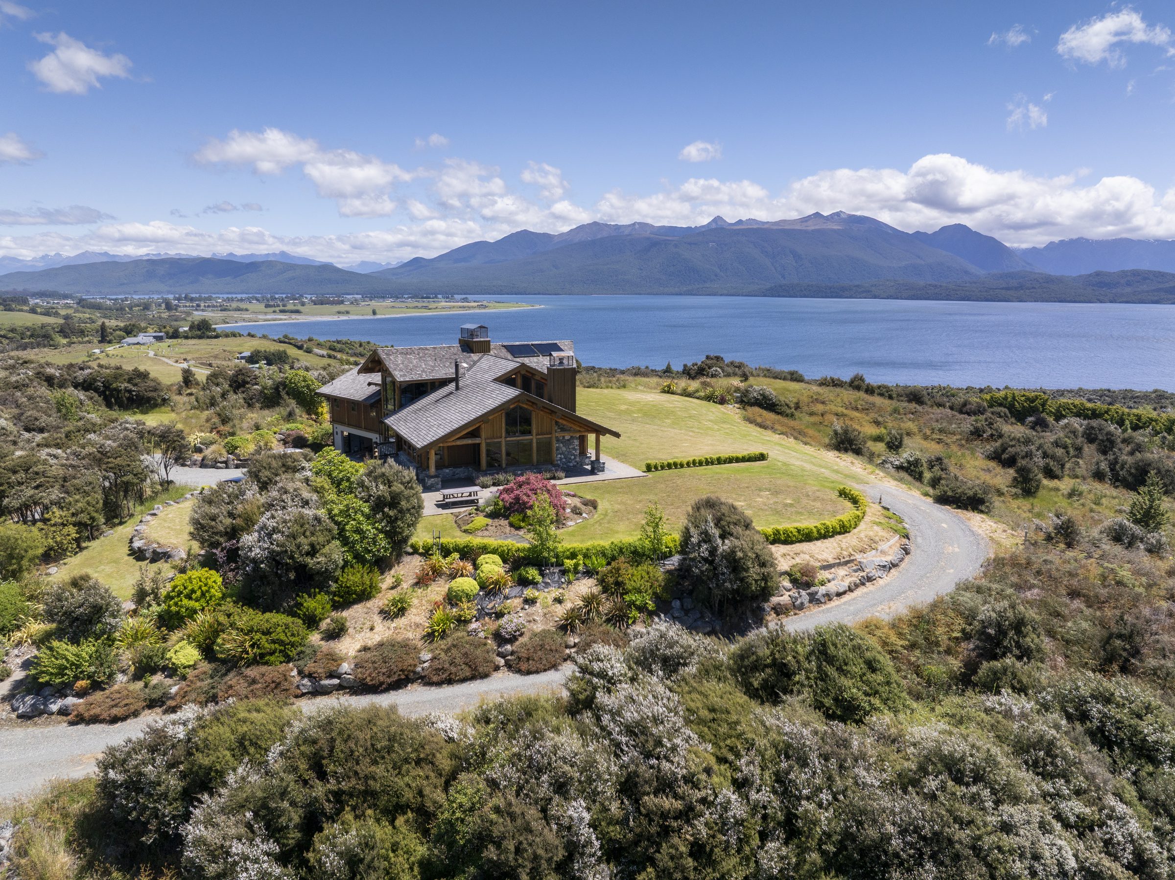 Fiordland Lodge interior